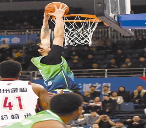 天津男籃主場(chǎng)力克浙江男籃