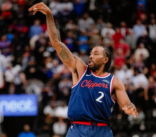 哈登轟30+5+8仍無(wú)緣今日最佳！對(duì)不起，你碰到不講理的小卡了