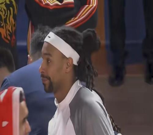 狂轟19+18+8+4+2！勞森重創(chuàng)廣東內(nèi)線，未見(jiàn)朱八強(qiáng)援，5號(hào)位太致命