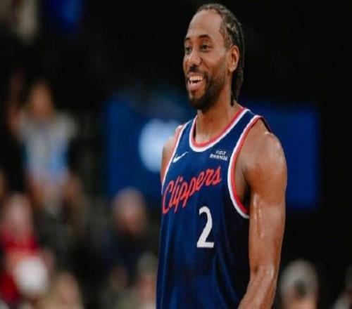 戰(zhàn)神卡，倫納德出場32分鐘&20中15爆砍45分5板5助，正負(fù)值+41