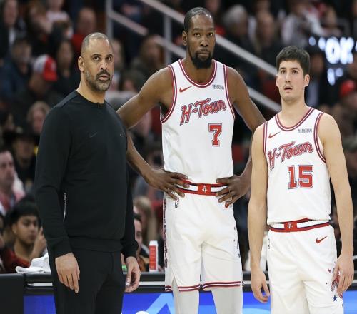 三分球33中4！罚球14中5！火箭灾难级表现，乌度卡却怪杜兰特