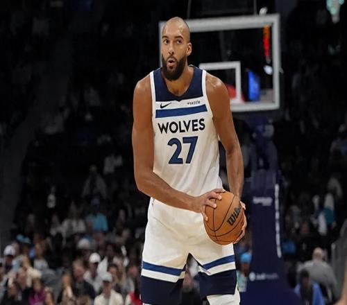 太離譜了！打26分鐘得9分，正負值38，球迷：DPOY被你弄成了笑話