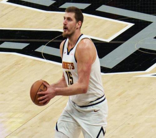 逆轉(zhuǎn)！約基奇31+20+12卡斯?fàn)柸p，文班不開心，穆雷39+7力挽狂瀾