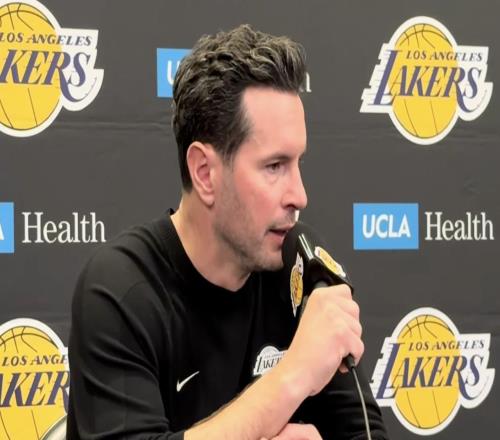 雷迪克：詹姆斯接受持球時(shí)間減少，為了勝利他愿意做出犧牲