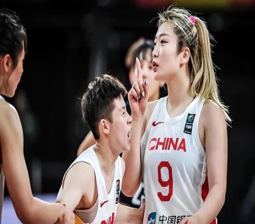 中國女籃15分輸球！沒想到宮魯鳴這樣說，懷念鄭薇55分大勝比利時