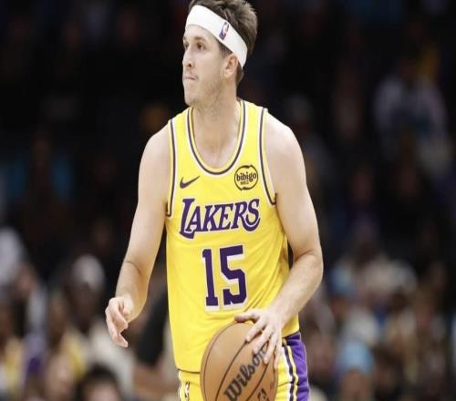 里夫斯：詹姆斯打得非常無私，他用行動(dòng)為更衣室樹立了榜樣