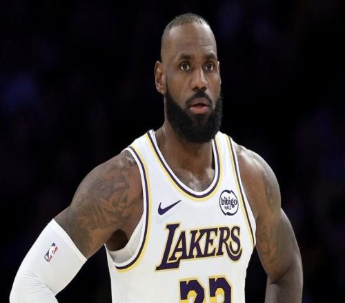 艾頓：偉大的球員能適配任何體系，這正是詹姆斯今天所做的