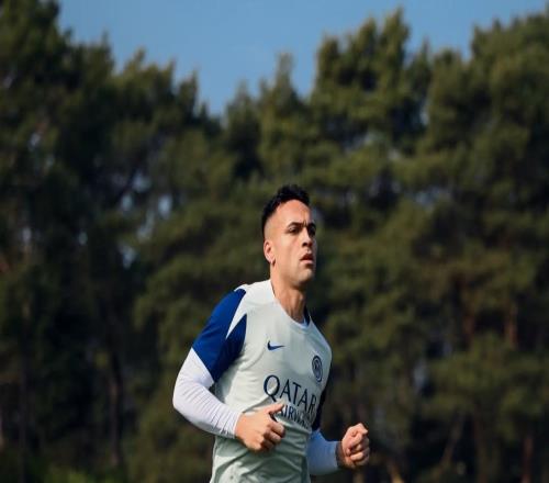 看，隊長回來了！