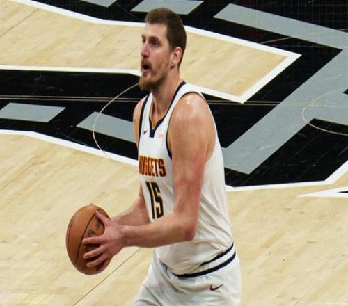 文班缺席掘金20分逆轉馬刺約基奇31+20+12卡斯爾30+11+10