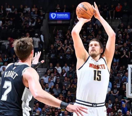 31分20板12助！技犯+挑戰(zhàn)失敗引領(lǐng)20分大逆轉(zhuǎn)！約基奇太神奇了