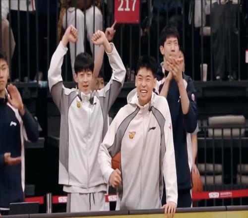 奇兵2記3分拯救杜鋒，終結4連敗！CBA焦點德比：薩林杰爆發斬舊主