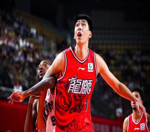 杜鋒背鍋！重用25歲前鋒，場均1.6分，打7年沒長進(jìn)，接班周鵬無望