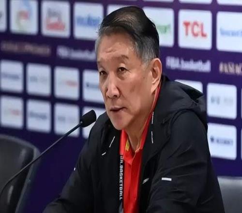 集訓(xùn)2月，慘敗比利時(shí)，宮魯鳴該下課了籃協(xié)深夜發(fā)聲，塵埃落定