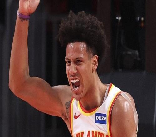 鹰王21+9+9+2，水货状元郎半场16分，老鹰力克篮网豪取8连胜