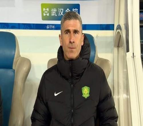 宿茂臻放狠話+煙霧彈，泰山隊為張弛辦退役儀式，京魯大戰(zhàn)硬碰硬