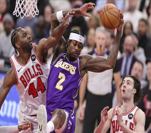 23+10+6前板！湖人新援打爽了，1數(shù)據(jù)聯(lián)盟第2，老詹：簽他很關鍵