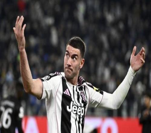 都體：尤文給弗拉霍維奇的年薪略低于600萬(wàn)，雙方正在談獎(jiǎng)金