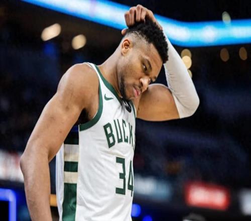 復(fù)出5場，球隊輸4場！號稱聯(lián)盟第1大前鋒，帶隊能力這么差