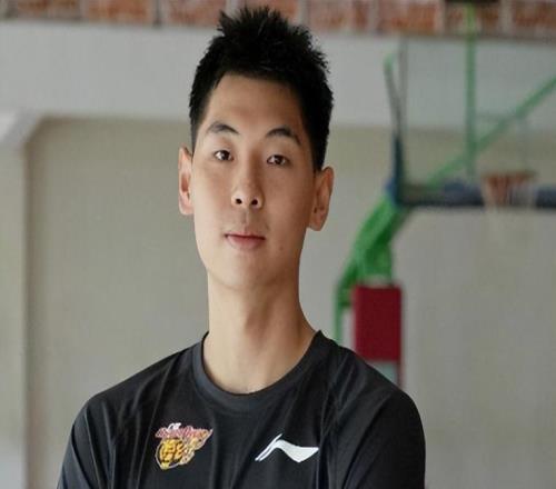 廣東宏遠(yuǎn)今日早報(bào)！崔永熙提前復(fù)出，徐杰輪休，朱芳雨加快引援