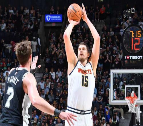 36分狂虐火箭后，20分逆轉(zhuǎn)馬刺！約基奇轟31+20+12亮4大爭(zhēng)冠殺招