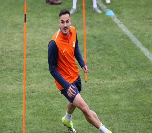 泰山隊備戰(zhàn)與北京國安中超比賽