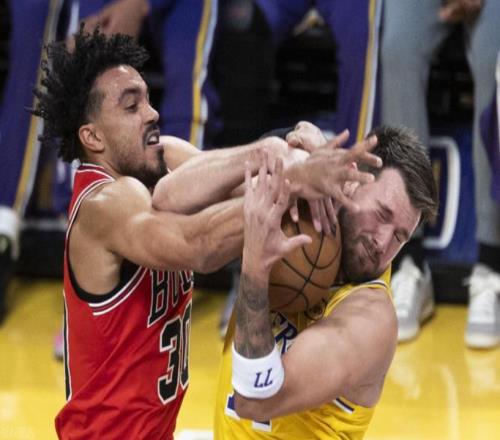 雙殺公牛！詹姆斯復(fù)出，湖人反超火箭升西部第三，東契奇狂轟51分