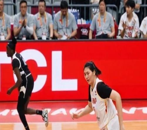 8676！王思雨17+5+4，全隊(duì)5人得分上雙，中國女籃輕取南蘇丹