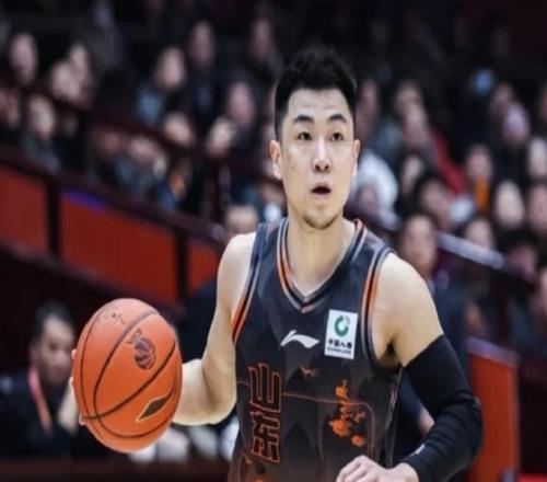 高詩巖：祝泰山隊“京魯大戰(zhàn)”旗開得勝，會邀請王大雷來看CBA