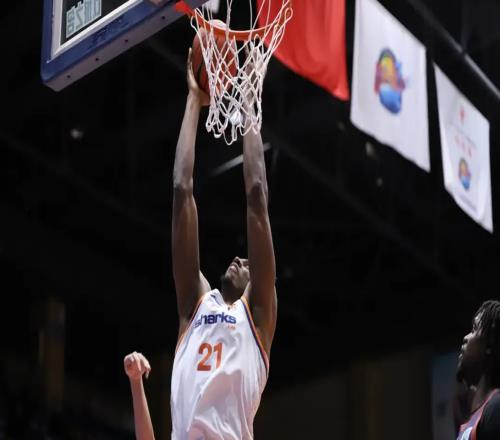 CBA排名大變天！上海6連勝穩(wěn)居第一，山東復(fù)仇青島，北京力爭(zhēng)前四