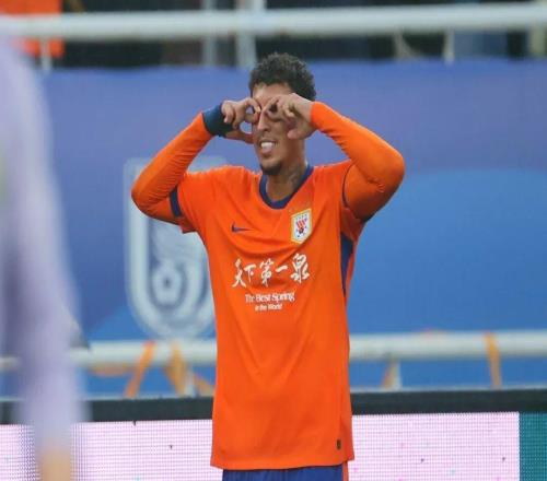 雨中決勝！山東泰山主場(chǎng)21戰(zhàn)勝北京國(guó)安