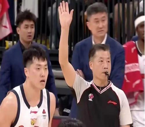 CBA13日比賽綜述：遼寧隊(duì)完成15分大逆轉(zhuǎn)，廣東隊(duì)結(jié)束三連敗