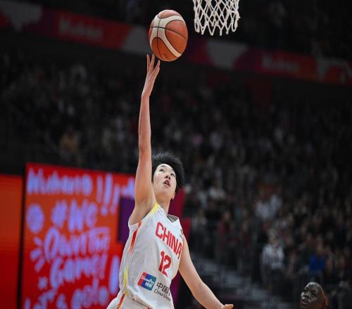 14分3板！她是國家隊一年級新生，敢打敢拼，有望成苗立杰接班人