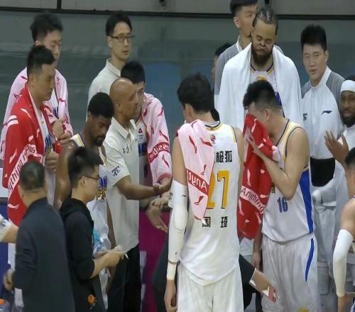 北京男籃輕取廣州，周琦11+6徐昕10+6，麥基19+7方碩18分！