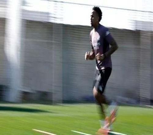 皇馬官方：米利唐恢復(fù)部分合練，貝林、姆巴佩仍在康復(fù)過程中