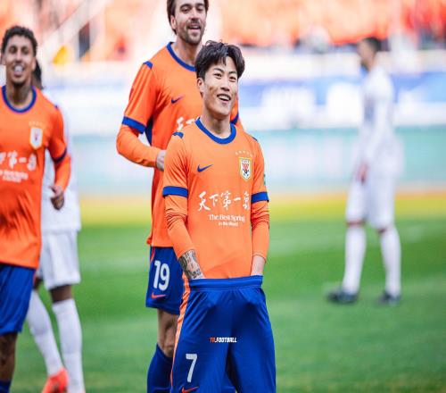 謝文能、克雷桑連場破門！山東泰山21北京國安，率先清零升至第4