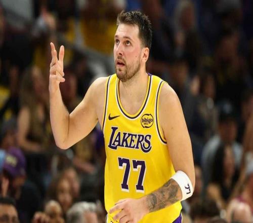 統(tǒng)治力，湖人隊盧卡東契奇繼續(xù)用實力回擊批評者，無需言語