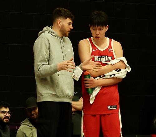 24分+21籃板+7助攻+6蓋帽！克林根這么打下去，楊瀚森真沒機(jī)會(huì)了