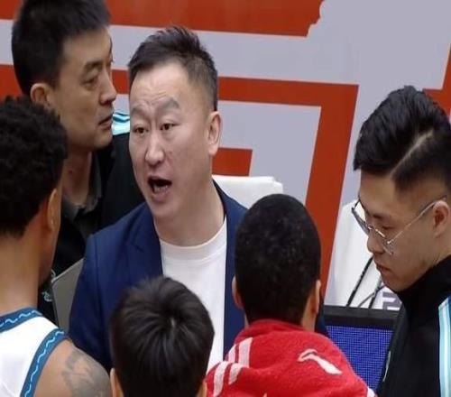 山東男籃德比9分小勝，克里斯42+13，后衛(wèi)線集體啞火2新外援太差