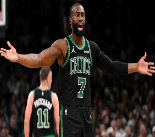 争议判罚引怒火！布朗炮轰NBA假摔风气：好好打球就这么难