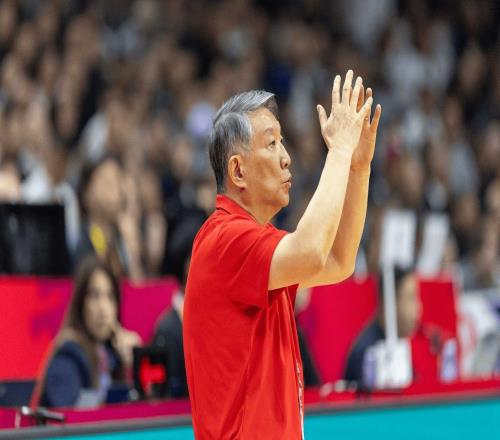 宮魯鳴若下課，女籃新帥3選1，王治郅在列，57歲名宿解禁成熱門