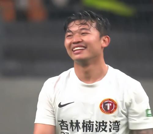 01！遼寧鐵人踢的“太憋屈”，主力外援被直紅罰下，遭遇兩連敗