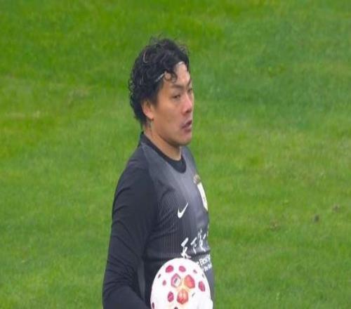 國安只高興了2分鐘，韓鵬換人險釀大錯泰山換個后腰勢頭可爭冠