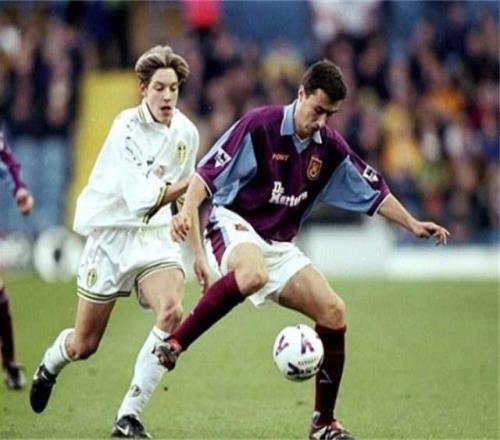 自毀諾言投奔曼聯(lián)，還能贏得利物浦球迷的掌聲，大英悍將是真漢子