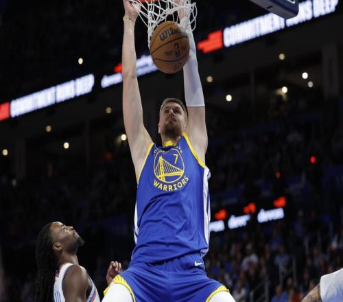 雪上加霜！勇士慘敗后迎魔鬼賽程，球隊(duì)明星中鋒得知對(duì)手后懵了！