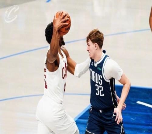 哈登17+7+7探花15中12，弗拉格25分獨木難支，騎士33分大勝獨行俠