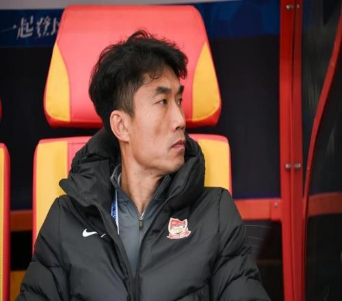 趁你病要你命上港本輪拒絕爆冷將擊敗青島西海岸，斬獲賽季首勝