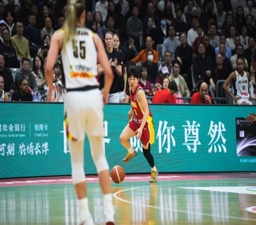 兩戰(zhàn)10次助攻！中國(guó)女籃27歲助攻王崛起初露鋒芒：宮魯鳴用對(duì)她