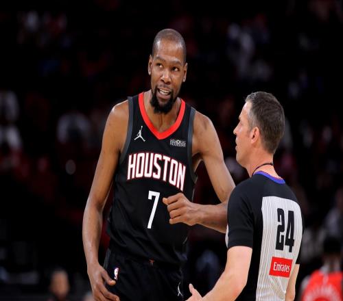 烏度卡和他問(wèn)題很大，離奇兩失誤火箭涉險(xiǎn)過(guò)關(guān)，死神再臨航天城