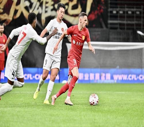 意外！沖冠隊遭遇2連敗，狂丟3球，保級隊都拿不下，球迷：換帥！