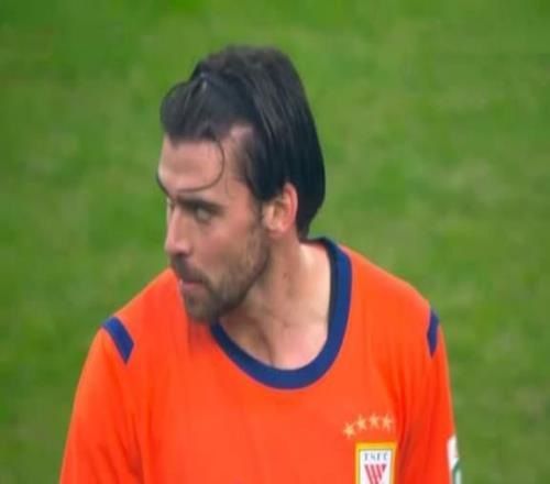 21，泰山積分歸零，克雷桑助攻+頭球絕殺國安18歲小將交學費了